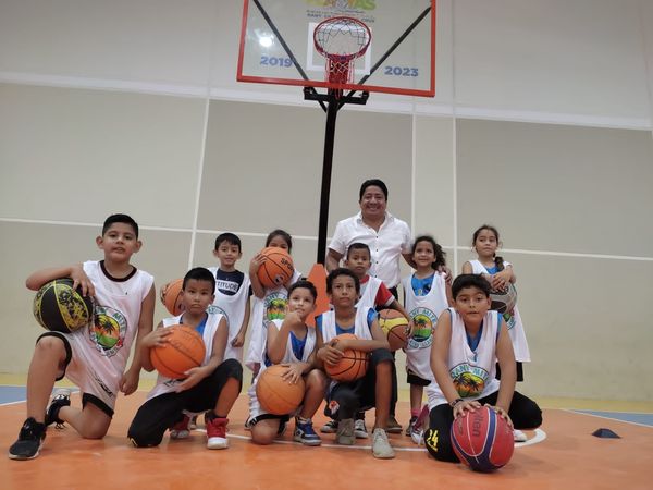 ESCUELA MUNICIPAL DE BASQUET!
Soy creyente del Intelecto y capacidad de nuestros jóvenes, por eso continuamos APOYANDO preparación de nuestros futuros CAMPEONES NACIONALES
Ven a las clases GRATUITAS en el Coliseo Gran Cacique TUMBALÁ.
Cuenten conmigo Siempre
#GobiernoDelEncuentro