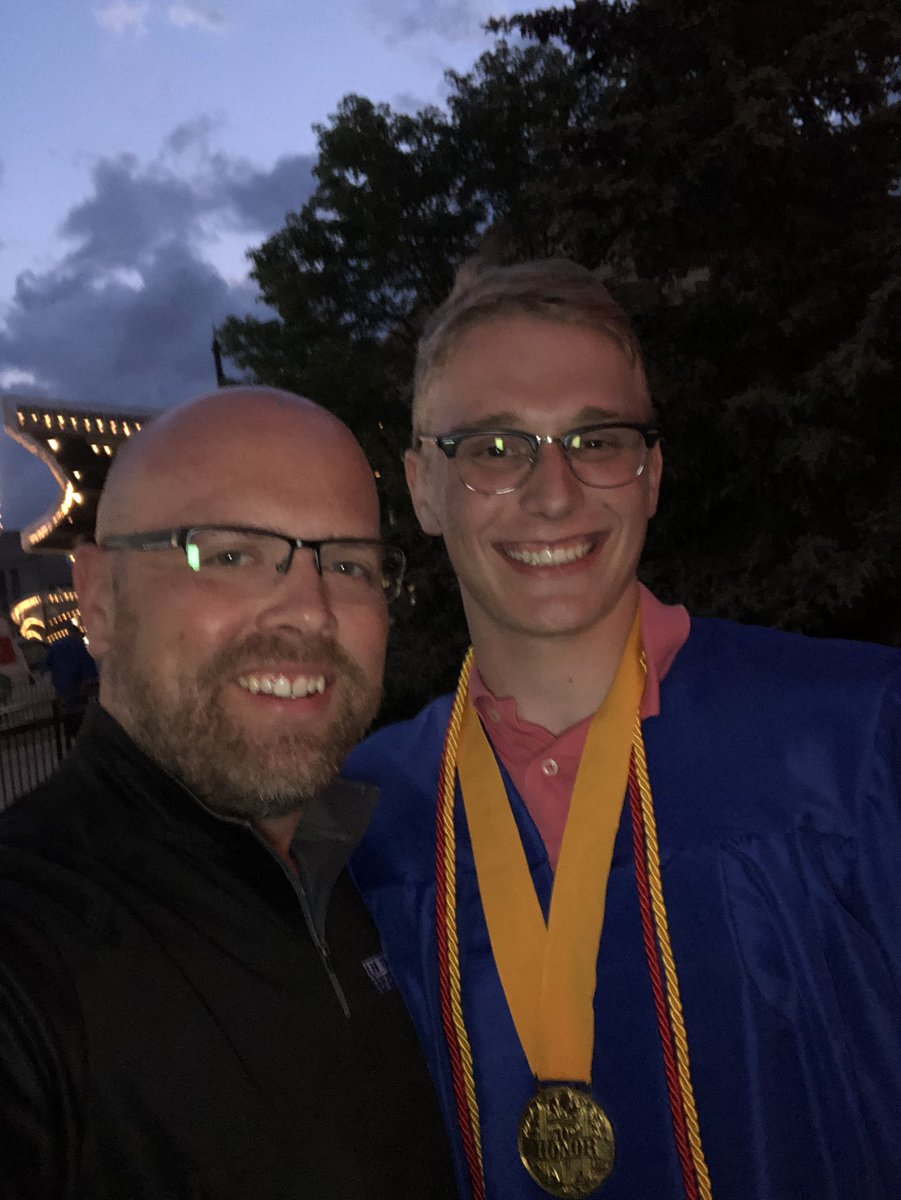 Husky Hoops tweet media