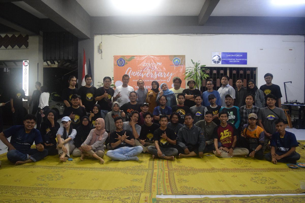 Salam Lestari🌱

Telah terlaksananya kegiatan "Sarasehan Intern" dalam rangka Anniversary DINAMIK ke-29 dengan lancar, pada tanggal 19 Mei 2022.

Semoga dengan momentum ini, kita bisa mengembangkan nama serta tanggung jawab sebagai sebuah keluarga dan organisasi pecinta alam.