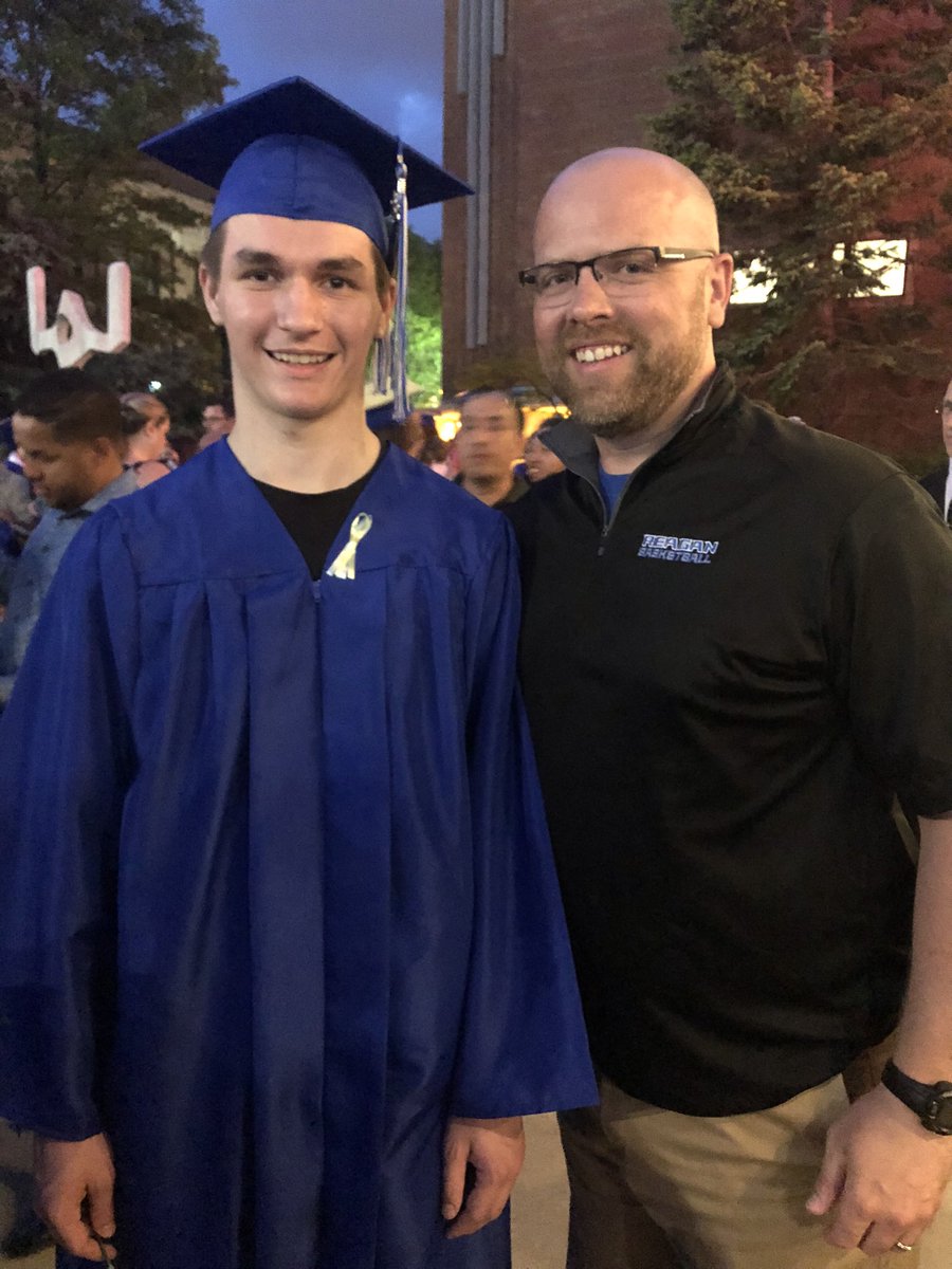 Husky Hoops tweet media