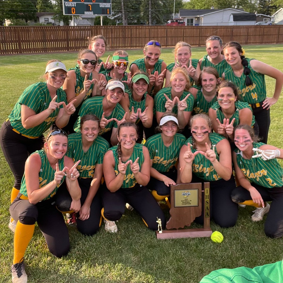 🥎𝟮𝗔 𝗥𝗲𝗴𝗶𝗼𝗻𝗮𝗹 𝟭𝟴 𝗖𝗵𝗮𝗺𝗽𝗶𝗼𝗻𝘀𝗵𝗶𝗽: @BlazerSoftball0 1, <a href="/WestviewSoftbal/">Westview softball</a> 0. Final. <a href="/EastsideScores/">Aaron Willard</a> clinches their first regional title since 2014.
