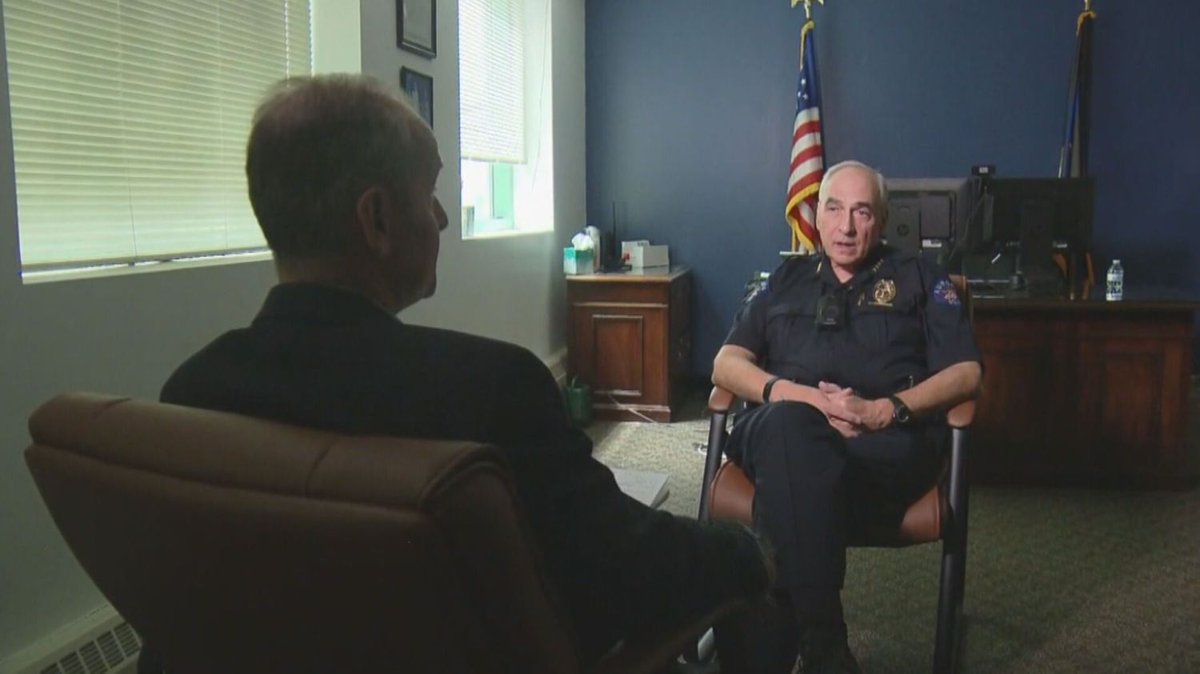 CBSNewsColorado's tweet image. ‘I Can Make A Difference’: Dan Oates Steps Into Job As Aurora Interim Police Chief denver.cbslocal.com/2022/05/31/dan…