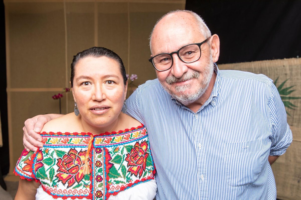 NauyakaPYE's tweet photo. Antes que termine el día, hoy felicitamos a @benistofeles por su cumpleaños. Y para festejar les compartimos la charla que tuvo Yasnaya Elena A. Gil con él en el programa #ConversAFondo.
Acá el link👉 https://t.co/24jDDNdD2n https://t.co/5BH25aRTxK