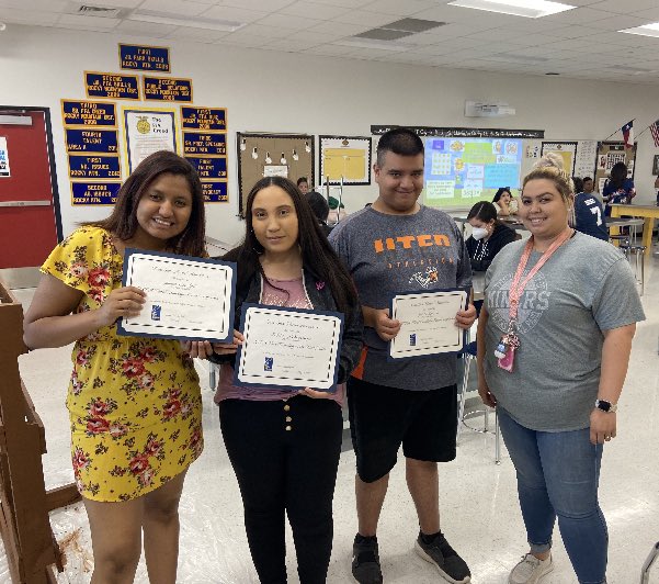 caguil20's tweet photo. Congratulations to all my students on their TSFA- Certifications!!! Well Done!!💐💕💐💕💐💕@EDAztecs_HS @nsallis_EDHS @Counselors_EDHS https://t.co/Abue5rdtFG