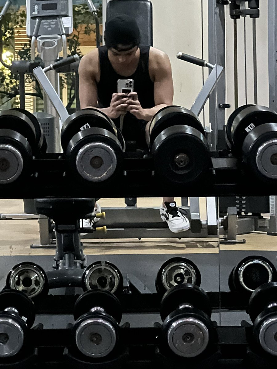 kdestrada_'s tweet photo. push it!!! https://t.co/C3wASgA7GL