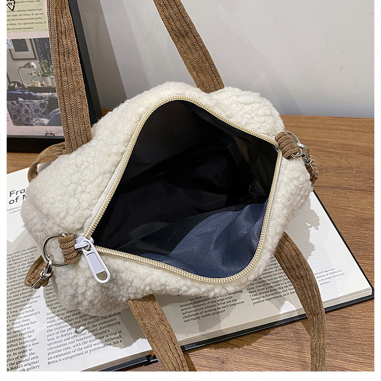 tongcaipacking's tweet photo. Plush bag female New Cartoon Bear Boston handbag lamb wool embroidered Single Shoulder Messenger Bag https://t.co/OcjYG0GOZR