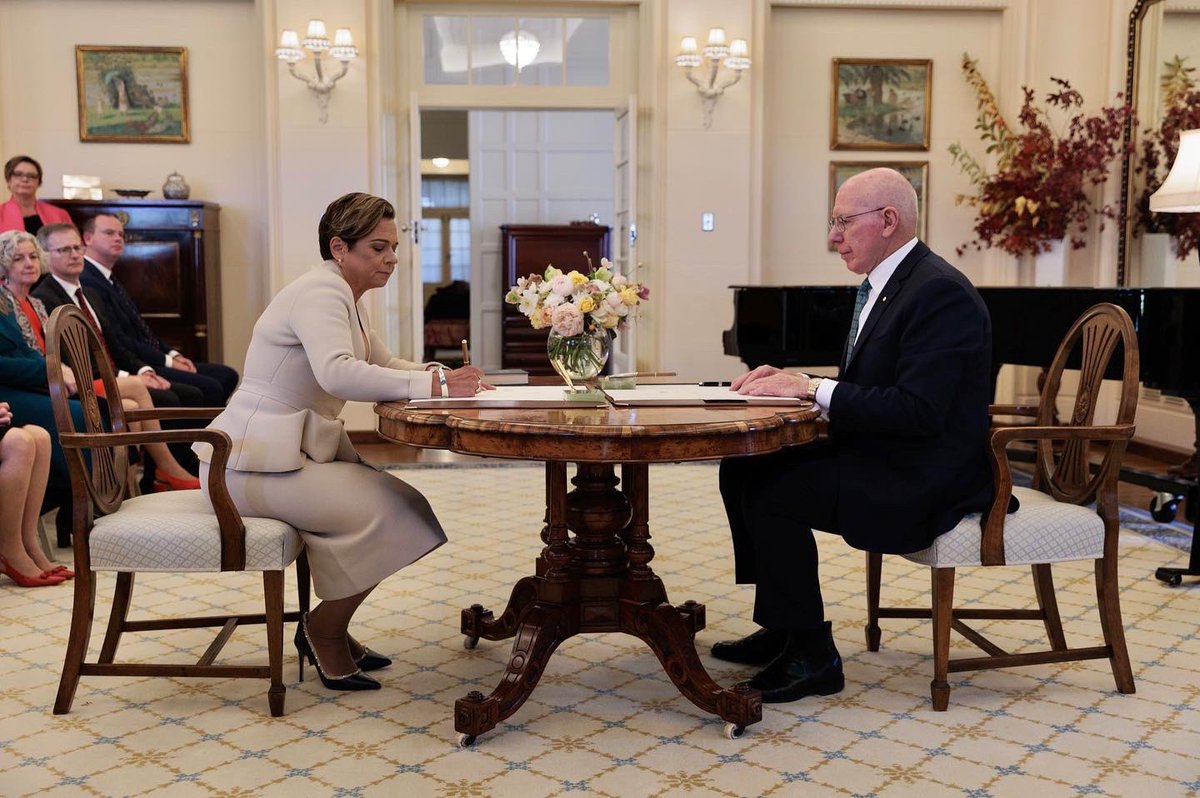 MRowlandMP's tweet photo. It is an honour to be sworn in as Minister for Communications.
 
This portfolio has the potential to further enable an Australia where connectivity &amp; content enriches our quality of life, informs us, drives productivity and empowers us to fulfil our potential. https://t.co/T8Bqdh2l33