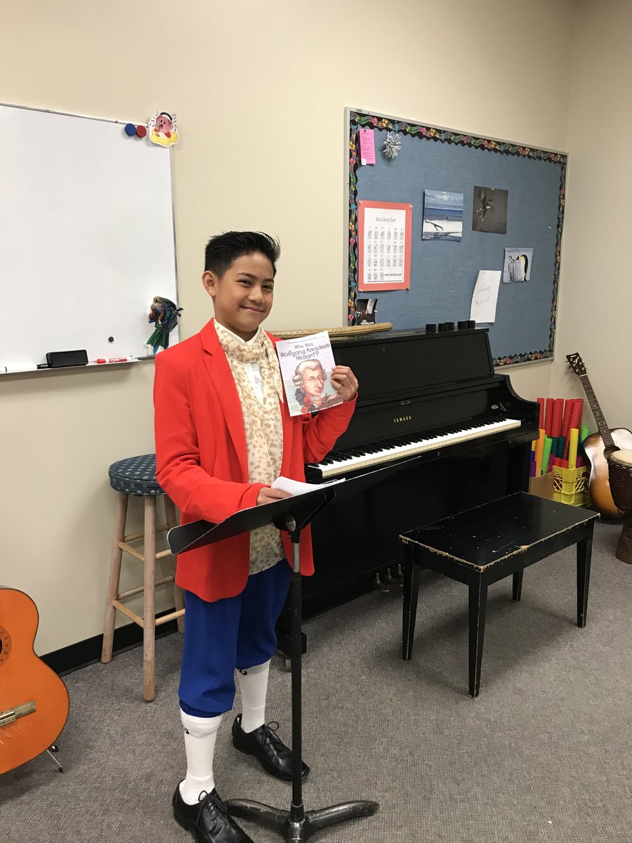 HollySchool's tweet photo. We had some visitors today at Holly! I saw Michael Jackson, Mozart, Leonardo da Vinci, and George Lucas to name a few! #msparksclass #biographies #dressup @deltasd37 https://t.co/ILXZ4raozN