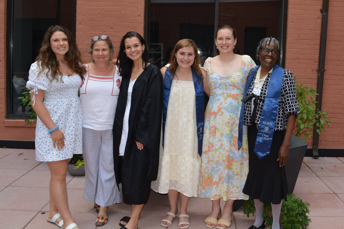 GU_Aging's tweet photo. Congratulations to the AGHL Class of 2022! On May 20th we had the pleasure of celebrating our newest class of graduates - 
Nephelie Andonyadis '21
Scott Foster '21
Ana Johnson '22
Lelia Reed '22
Katy Roberts '22
Amelia Smith '22
Zoe Byington '22 https://t.co/wxTyBIeCbX