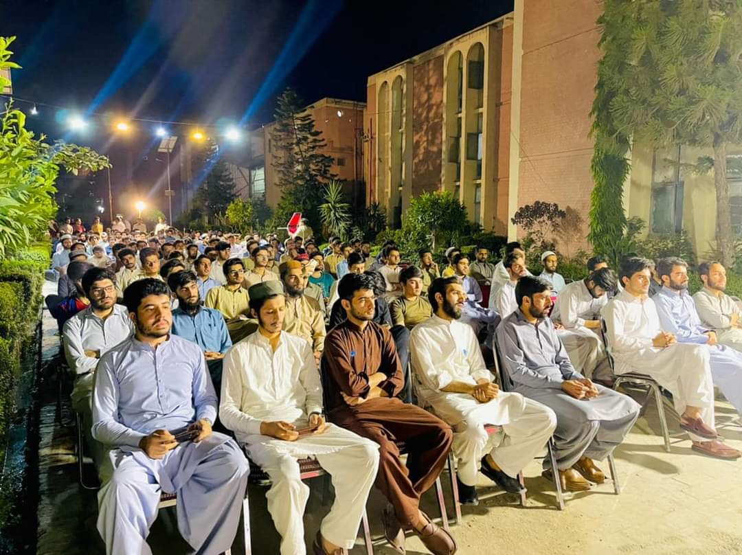 KPJamiat's tweet photo. اسلامی جمعیت طلبہ جامعہ پشاور کے تحت 
قرآن کانفرنس کے پہلے روز سابق وائس چانسلر انجنئرنگ یونیورسٹی ڈاکٹر نور محمد صاحب "اسلام میں نوجوانوں کا کردار: ماضی، حال اور مستقبل" کے موضوع پر طلبہ سے مخاطب ہیں۔ پہلے سیشن میں طلبہ کی کثیر تعداد نے شرکت کی۔
#QuranConference #IJT  #KPJamiat https://t.co/sxLR9wqwIN