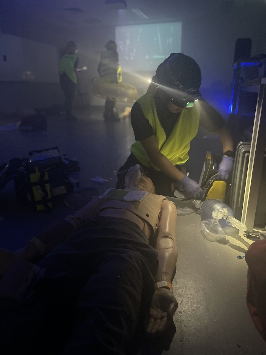 FlindersParamed's tweet photo. Today is our annual mass casualty incident training session for 3rd year #paramedicine students @Flinders #MCI https://t.co/s4DXp2Tj3m
