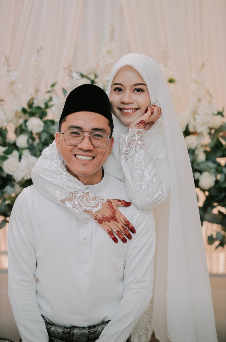 aqlnblaaaa's tweet photo. I married my bestfriend.❤️ https://t.co/QpF1GVpaqL
