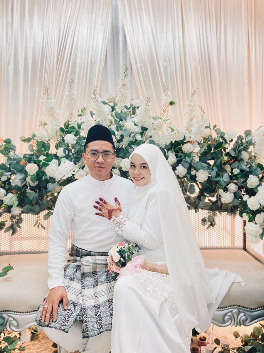 aqlnblaaaa's tweet photo. I married my bestfriend.❤️ https://t.co/QpF1GVpaqL
