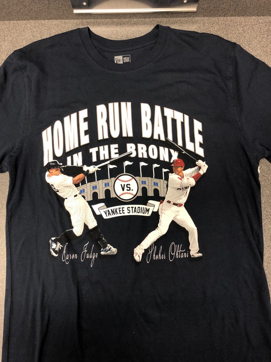 ヤンキースタジアム限定　アーロン・ジャッジ　大谷翔平　ホームランバトルTシャツ ヤンキー・スタジアムのチームショップでこんなTシャツを発見