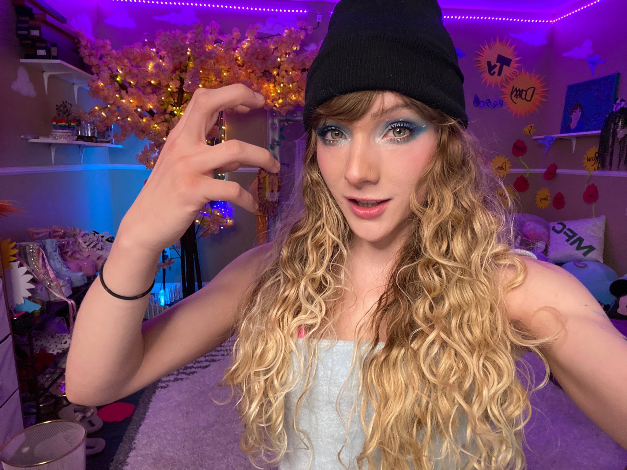 TW Pornstars - 1 pic. Its Kristie Bish 🌸. Twitter. Lez Gooooo. 3:40 AM