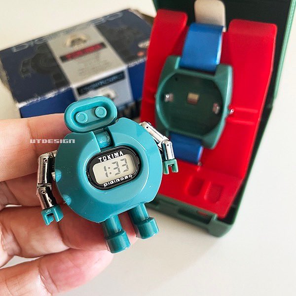 utdesign's tweet photo. 青トキマ、ケース、外箱、取説付きを入手!これでトキマはフルセットコンプリートだ、な事サイトにアップしました。
https://t.co/c7sP188epa
#トキマ #デジロボトキマ #tokima #digirobotokima https://t.co/NT0IhV88mD