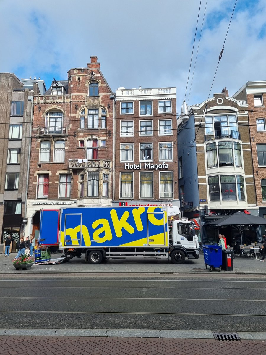 Vandaag naar sessie van onze klant <a href="/MakroNederland/">Makro Nederland</a> luisteren tijdens @emerce E-commerce Live! Gearriveerd bij De Beurs van Berlage zie ik ;) #EmerceECL #ECL2022 #ECL22 #Emerce #Makro