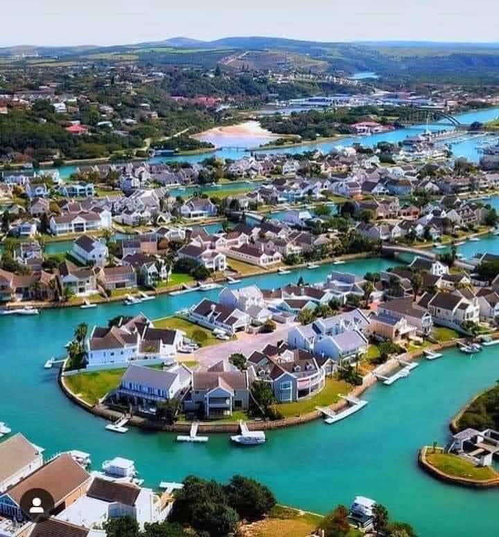 This is not America or Europe. This is Port Alfred in South Africa🇿🇦