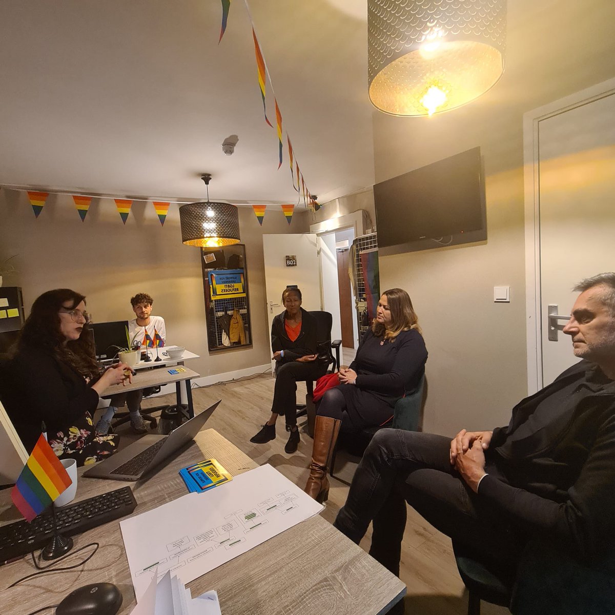 🇺🇸 Special Envoy to Advance the Human Rights of #LGBTQI+ Persons Jessica Stern visited the LGBTQI+ Refugee Hotel, a project between <a href="/LdHAmsterdam/">Leger des Heils GWCA</a>, <a href="/AmsterdamNL/">Gemeente Amsterdam</a> &amp; the LGBTQI+ community sheltering refugees including 36 people who fled Ukraine following Russia’s invasion