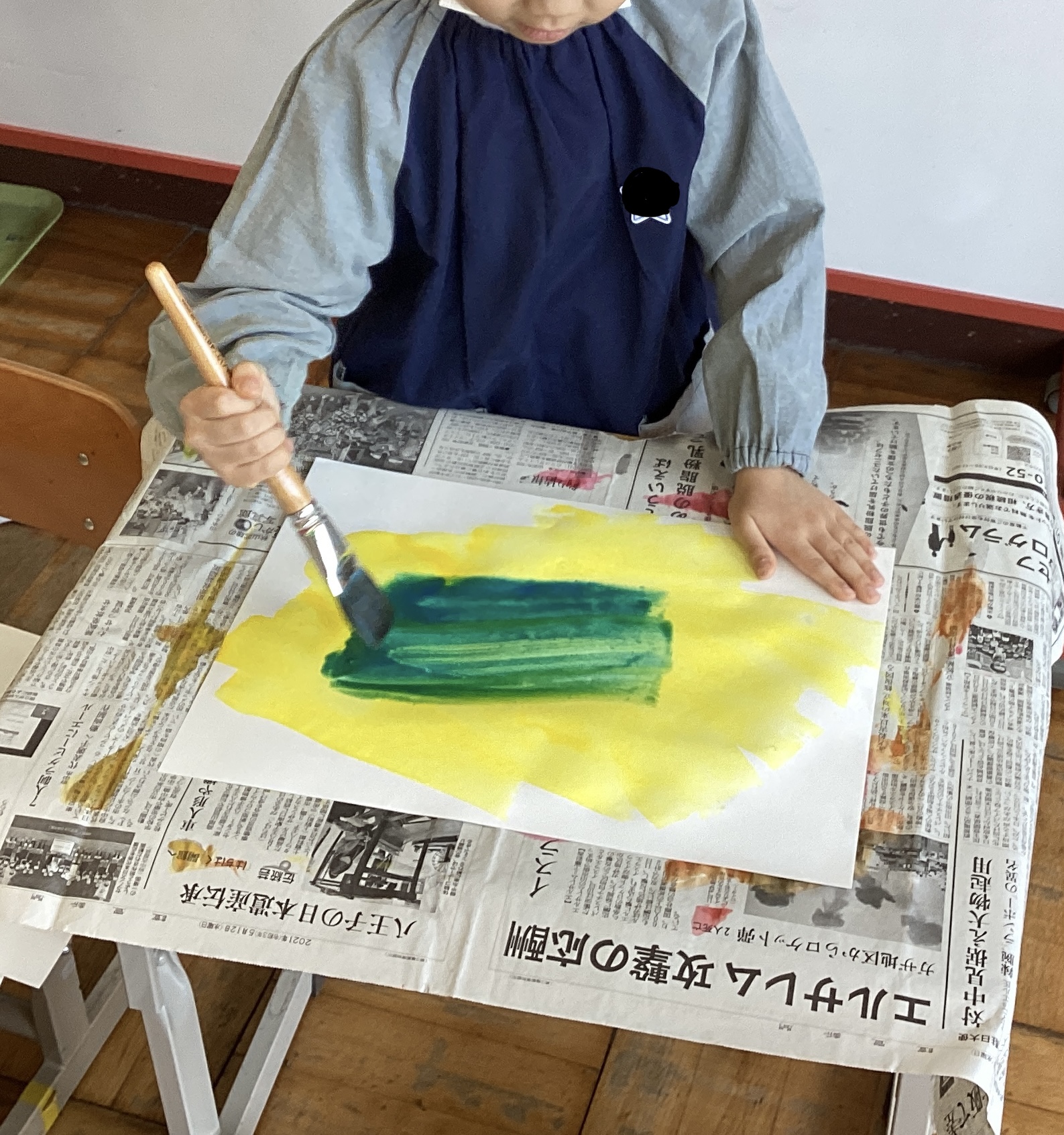تويتر 東京都立石神井特別支援学校 على تويتر 5月24日 火 小学部1年 図画工作 絵の具 で描いてみよう に取り組みました 赤 青 黄の絵の具から2色選び 筆を使って画用紙に色付けしました 色が混ざっていく様子をよく見ていました T Co Uaczfdopmp