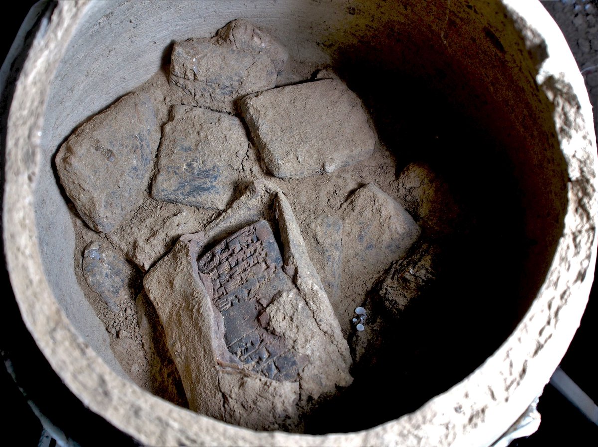 BISI1932's tweet photo. Of particular interest is the discovery of five ceramic vessels that contained an archive of over 100 cuneiform tablets. They date to the Middle Assyrian period, shortly after the earthquake disaster struck
the city. https://t.co/Qo6tO7y04F