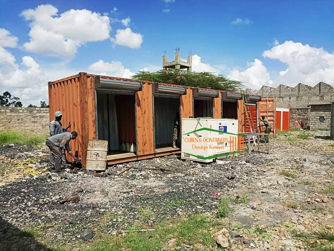 CubesnContainer's tweet photo. The secret behind a well painted shipping container is proper preparation. We have perfected this.
For quotations, info@cubesandcontainers.co.ke or call 0721642215
#Shippingcontainers #containershops #containerstalls #Kenya #cubesandcontainers https://t.co/uvWDQAuYQv