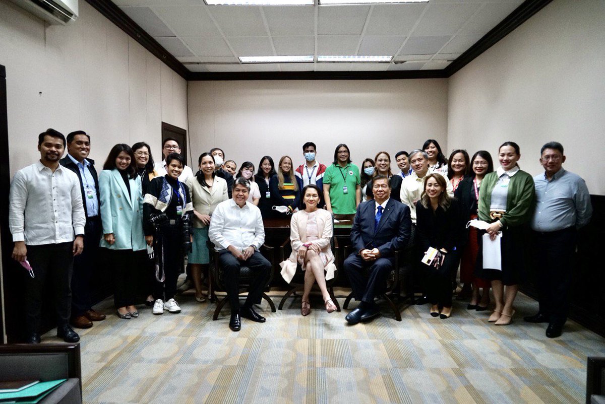 Ang Minority Senators ng 18th Congress kasama ng masisipag naming mga staff.