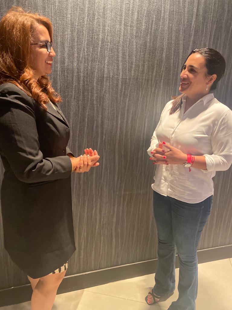 🇲🇬Seguimos de cerca al Parlamento de Madagascar, donde se debate hoy la ley PPL-004-PL-2021 sobre la modificación del Código Penal para legalizar la Interrupción Terapéutica del Embarazo, redactada, presentada y defendida por la diputadas <a href="/mboravel/">Mbolatiana Raveloarimisa</a>  y <a href="/GoulamalyMasy/">MASY GOULAMALY</a>.