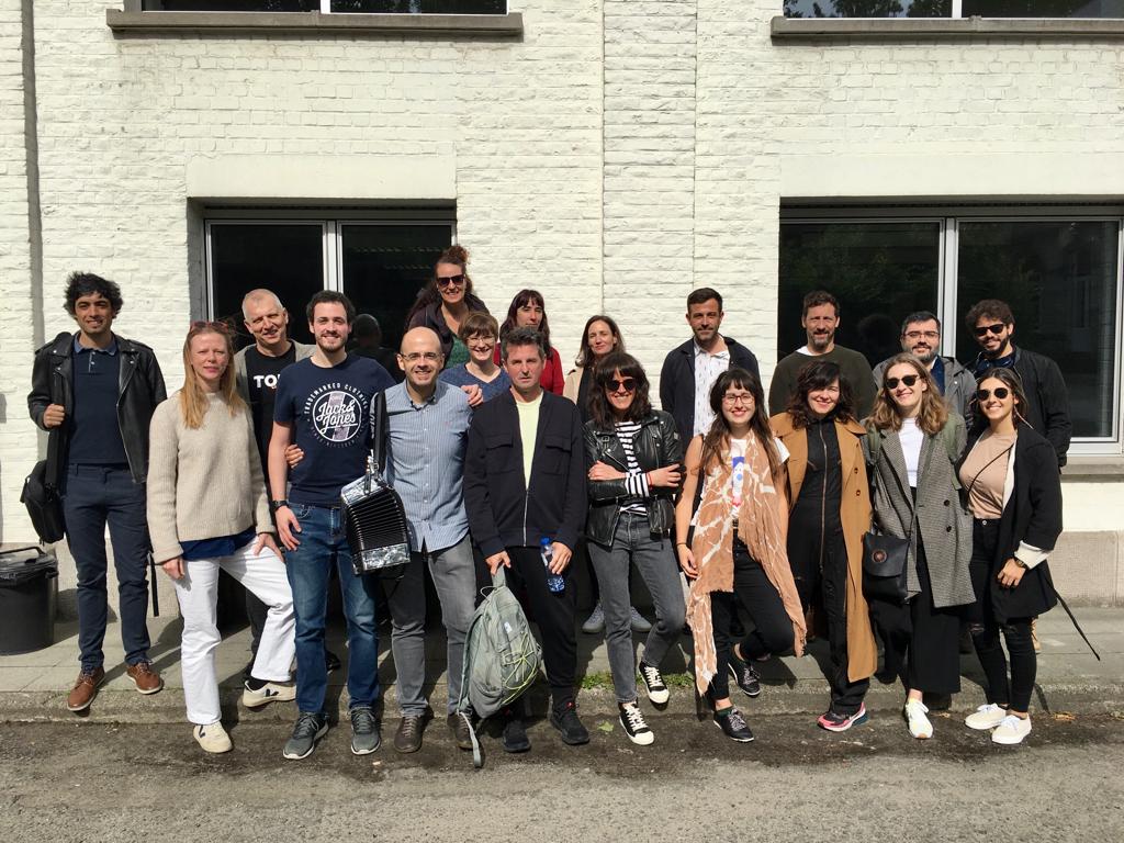etxepareinst's tweet photo. Hasi dira Flandriako eragileak eta kultur ekosistema ezagutzeko #FlenBasque topaketa kulturalak, gaur #Brussels|en. ROSAS dantzagunea eta ICTUS musika taldearen egoitza bisitatzen ari dira momentu honetan euskal ordezkariak @FlandersArts #basque https://t.co/j4WrknafvJ
