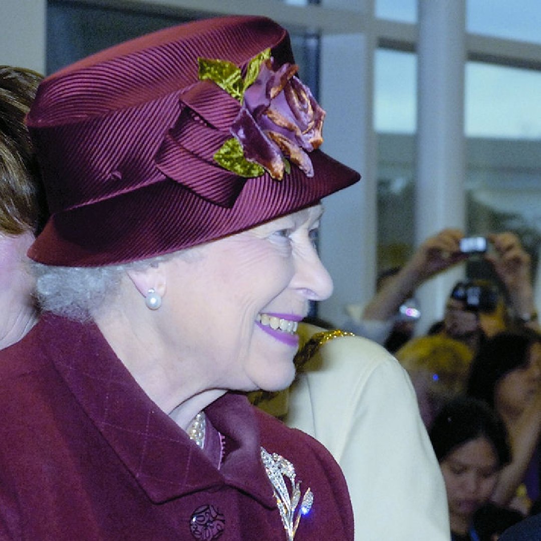 OUHospitals's tweet photo. We would like to offer our warmest congratulations to Her Majesty The Queen on the occasion of her Platinum Jubilee.

We were privileged to invite Her Majesty The Queen to an official ceremony to mark the opening of our new West Wing and Children's Hospital on 27 November 2008. https://t.co/YT8FjIq6ZG