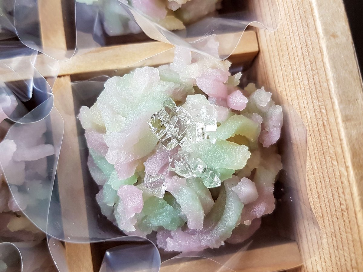 Camellia Tea Ceremony S Tweet Oimatsu S 老松 Delicate Purple And Blue Ajisai Kinton 紫陽花きんとん Dotted With A Clear Jelly To Mimic Rainfall On A Flower Head Wagashi 和菓子 Kyoto 京都 Japan