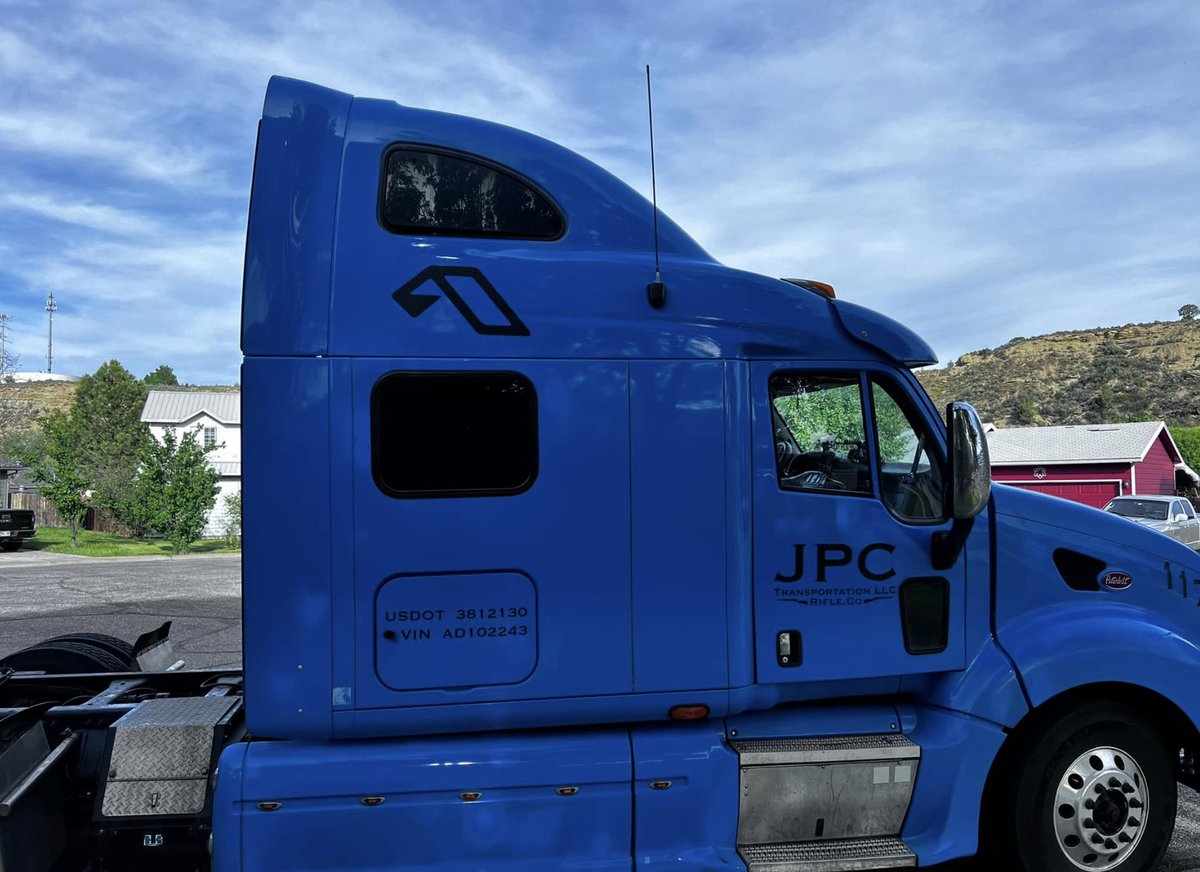 Anjunabeats's tweet image. Hitting the road, Anjuna style! Spotted in our #Anjunafamily group 🚛

📸 Jaime Fernandez

👨‍👨‍👧‍👦 facebook.com/groups/anjunaf…