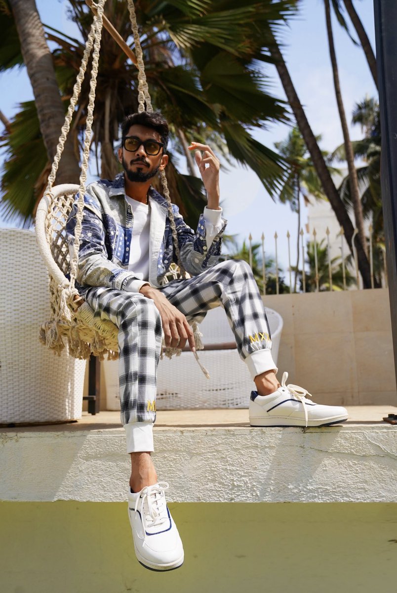 Jaydeep aka Hydroman scores a 100 on the Mochi vibe-check. Ain’t these shoes cool or what!

#MochiShoes #MakersOfAwesome #MochiCreators #StayAwesome