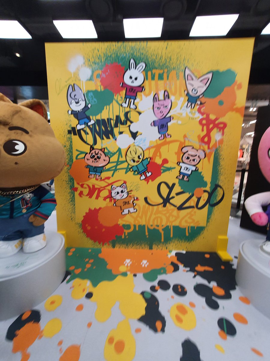 팝업스토어 귀엽당 패셔니뽁아리랑 같이🐥🐤🐣 #StrayKids #SKZOO #TheVictory #SKZOO_POPUP