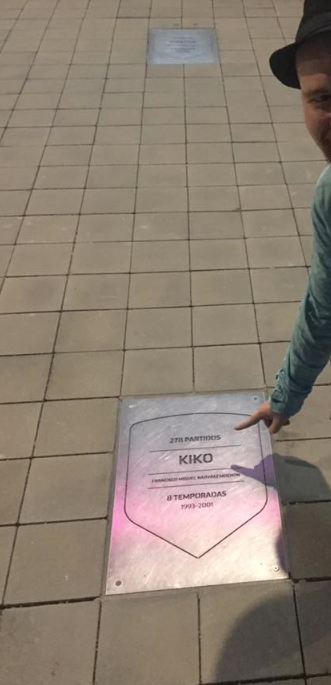 calio07's tweet photo. Los que quereis quitarle la placa a Kiko Narváez, ¿Por qué no os vais a la mierda un poquito? 

¿La "mejor afición del mundo"?. Panda de CAFRES. VERGÜENZA AJENA... https://t.co/elMyr3C4yj
