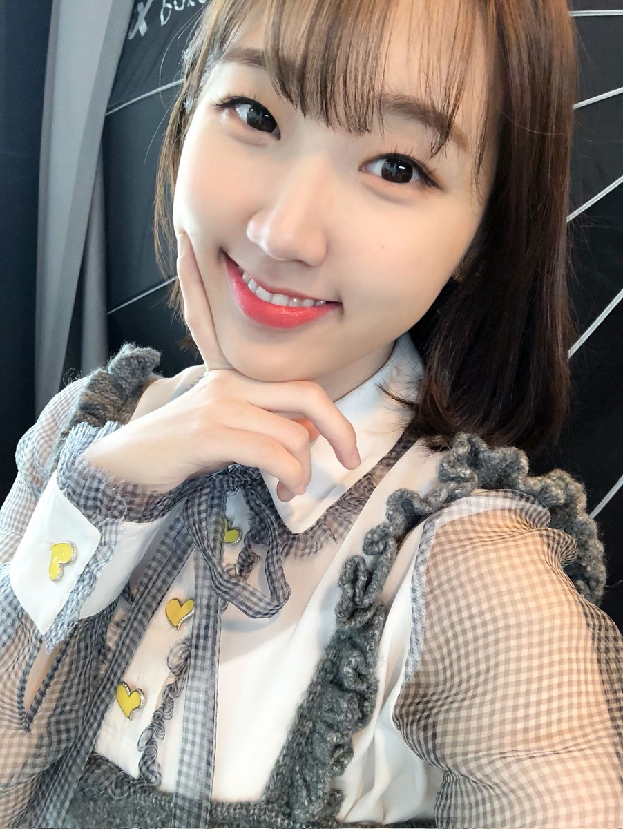 jiyoonie, thank you for always bringing so much happiness and laughter among weeekly members and daileees by being the sunshine you are. thank you for all your hard work and efforts, we'll continue to love you and support you for your next journey💛
#ThankYouJiyoon