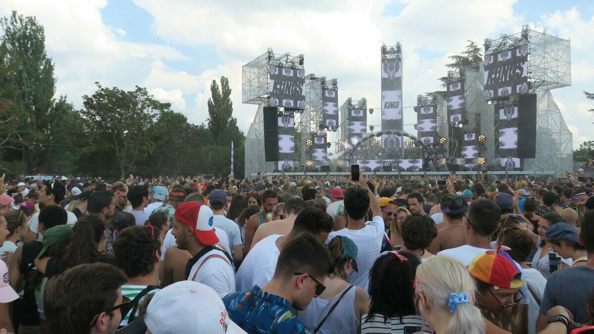 leparisien_78's tweet photo. Festivals et concerts : nos 6 bons plans de l’été à réserver dès maintenant dans les Yvelines
➡️ https://t.co/nt2LFOiVP6 https://t.co/50EmlAzkYS