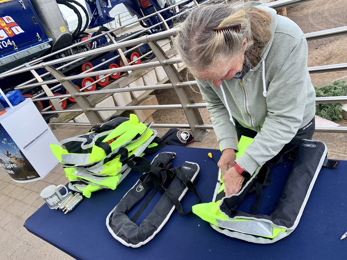 DaveByTheSea 🌊⛵️ tweet media