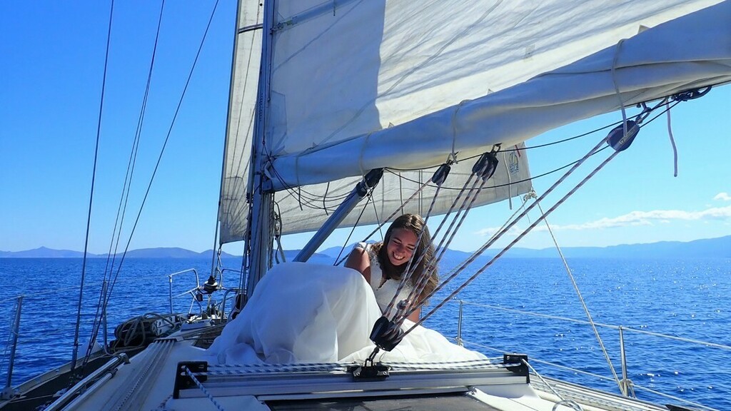 mirela_iepurela's tweet photo. Silly rabbit 🐰
.
(La mulți ani, copii!)
.
#sailingpuzzle #sailinggreece #trashthedress #wedding #bride #weddingphotography #weddinginspiration #bodas #weddingdress #weddings #weddingphotos #postboda #weddingideas #trashthedressshoot #instawedding #i… https://t.co/Bc3pwWqqhh https://t.co/5axOaHb2c2