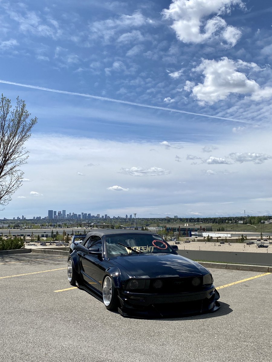 Brandon_Yuen's tweet image. me                                 my car