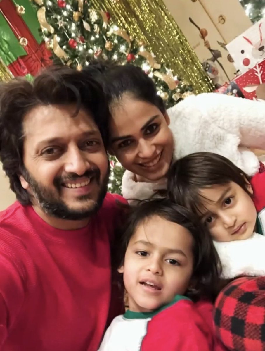 Riteishdfc's tweet photo. Wishing #Rahyl a very happy birthday. He turns 6 today 🎊
Here's wishing him and the family- @Riteishd @geneliad and #Riaan a fabulous day ahead. https://t.co/47546gXKJq