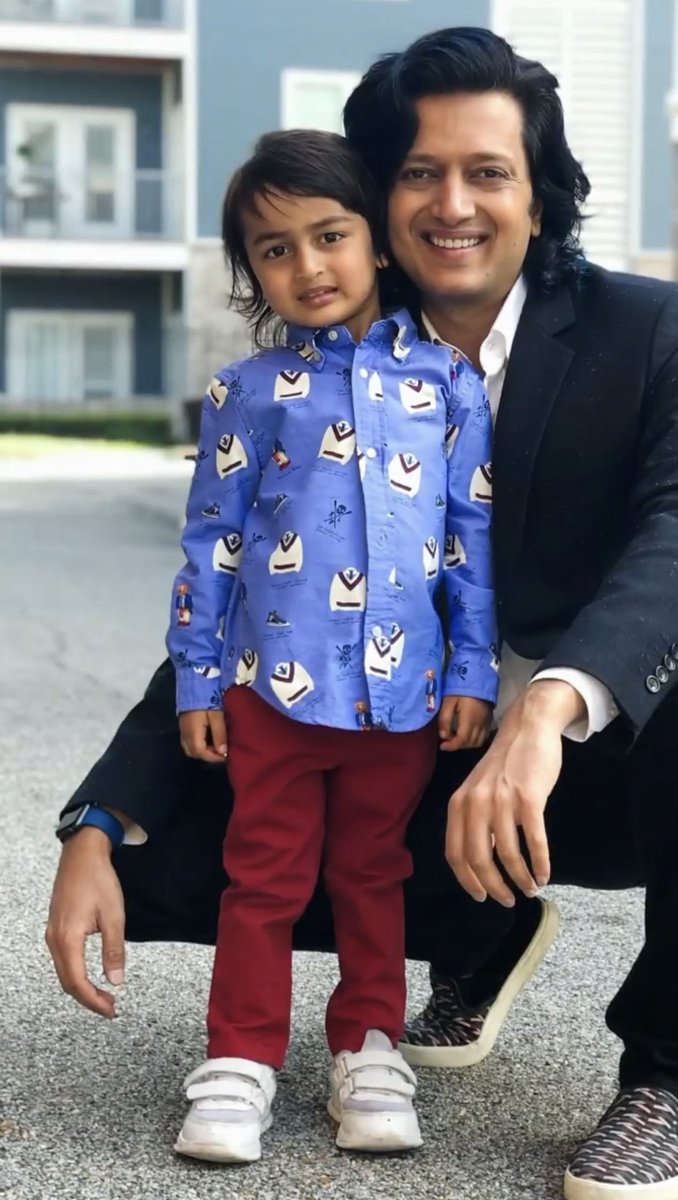 Riteishdfc's tweet photo. Wishing #Rahyl a very happy birthday. He turns 6 today 🎊
Here's wishing him and the family- @Riteishd @geneliad and #Riaan a fabulous day ahead. https://t.co/47546gXKJq