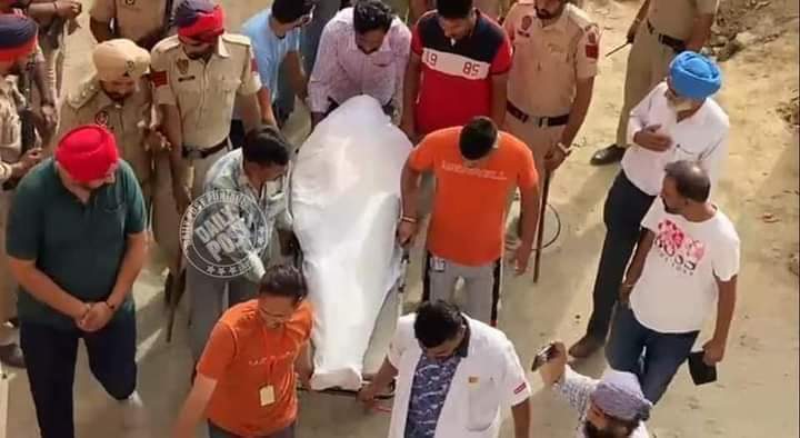 MukulbhadalaRU's tweet photo. सिद्धू मूसेवाला की अंतिम यात्रा, घर पहुंचा शव
#Riplegand
#sidhumoosewala https://t.co/VxlifTYG9z