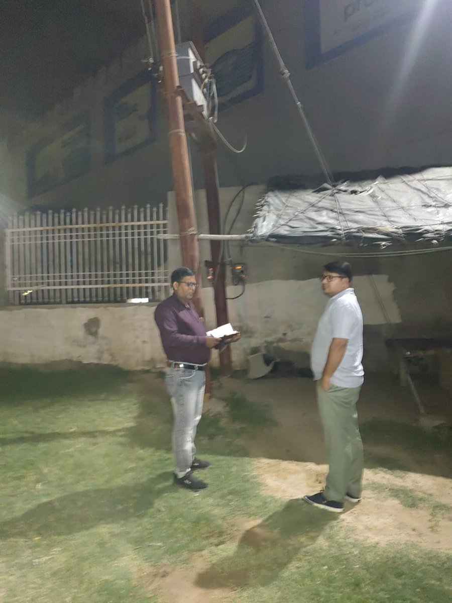 dvvnlaligarh's tweet photo. 10kw से ऊपर के संयोजनो को चेक करते हुए
@aksharmaBharat
@UPPCLLKO 
@MDDVVNL 
@dvvnlhq https://t.co/cMFM1PJH6j