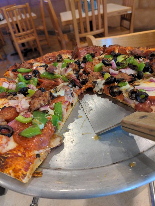 It's pizza time 🍕 https://t.co/6VJ7lr9qRm<a href="/tag/lazydays"class="tags"><span>#lazydays</span></a>