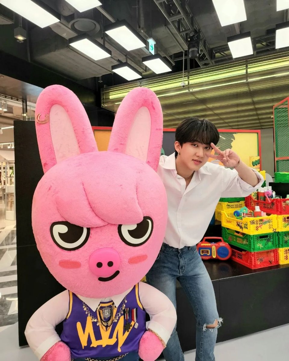 StrayKids_C9's tweet photo. [#C9TRANS]
[INSTAPOST]
01.06.22 || @/realstraykids 

#StrayKids #스트레이키즈 
@Stray_Kids https://t.co/ok7mUMOP2B