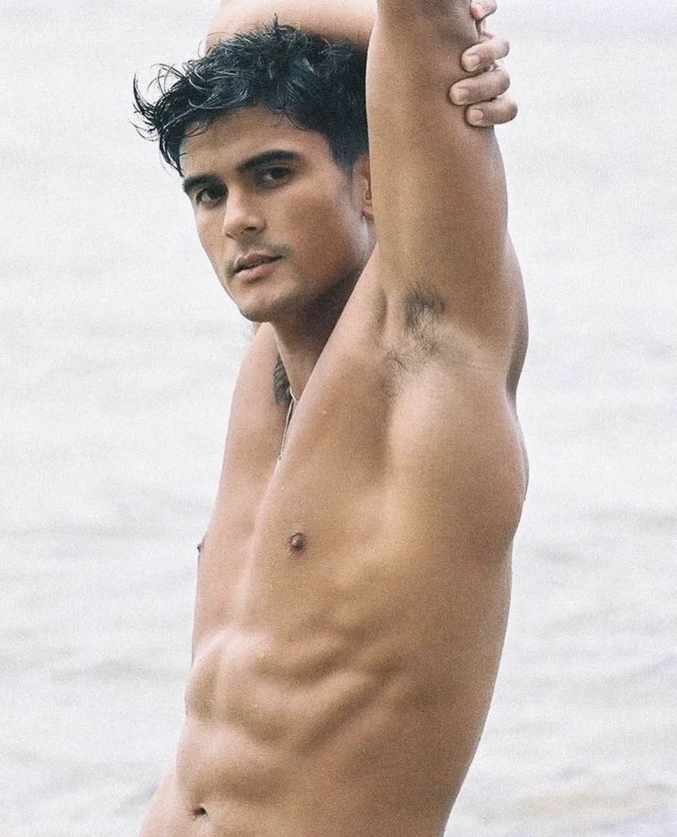 ArmpitAlter's tweet photo. Brandon’s Armpit #ArmpitHunk #KilikiliPose https://t.co/t4DDWid0Hf