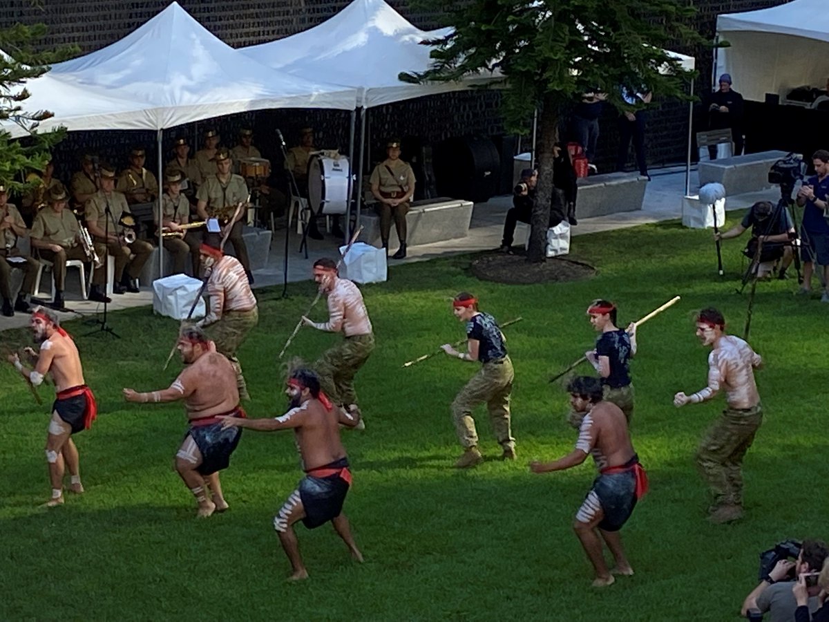 This National #reconciliationweek2022 #nrw2022, EDL employees attended the Unveiling of the Aboriginal and Torres Strait Islander Dedicated Memorial QLD at ANZAC Square in #brisbanecity. We appreciated the opportunity to honour our heroic First Nations servicemen and women.