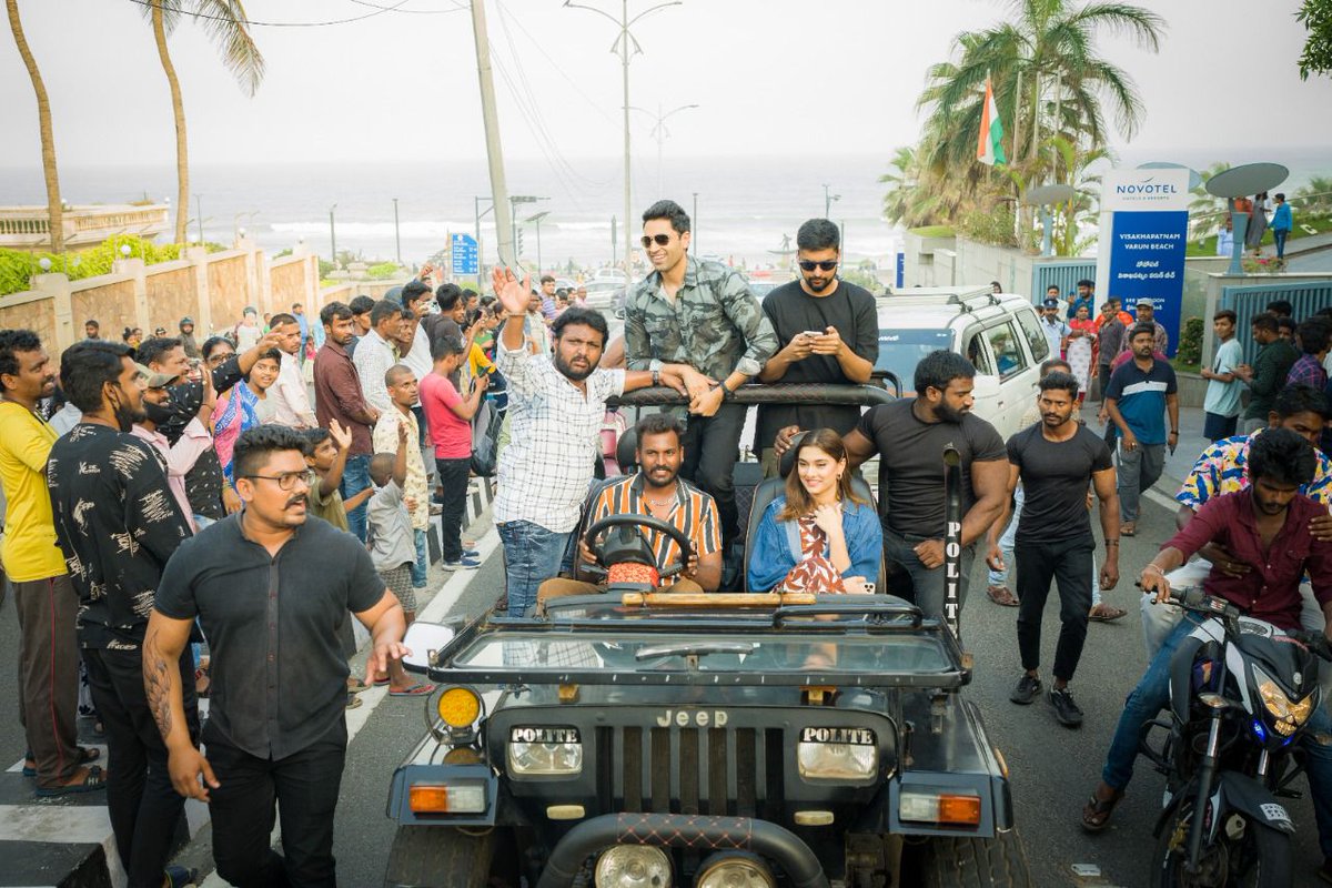 BFFCmag's tweet photo. #AdiviSesh AKA Major and #SaieeMManjrekar get a fabulous welcome in #Vizag! Fans across the city came down for a smashing car rally! The Major fever has gripped the nation as #Adivi and #Saiee have arrived!
@adivisesh #adivisesh
#saieemmanjrekar @saieemmanjrekar https://t.co/Zzsu7iSk5w