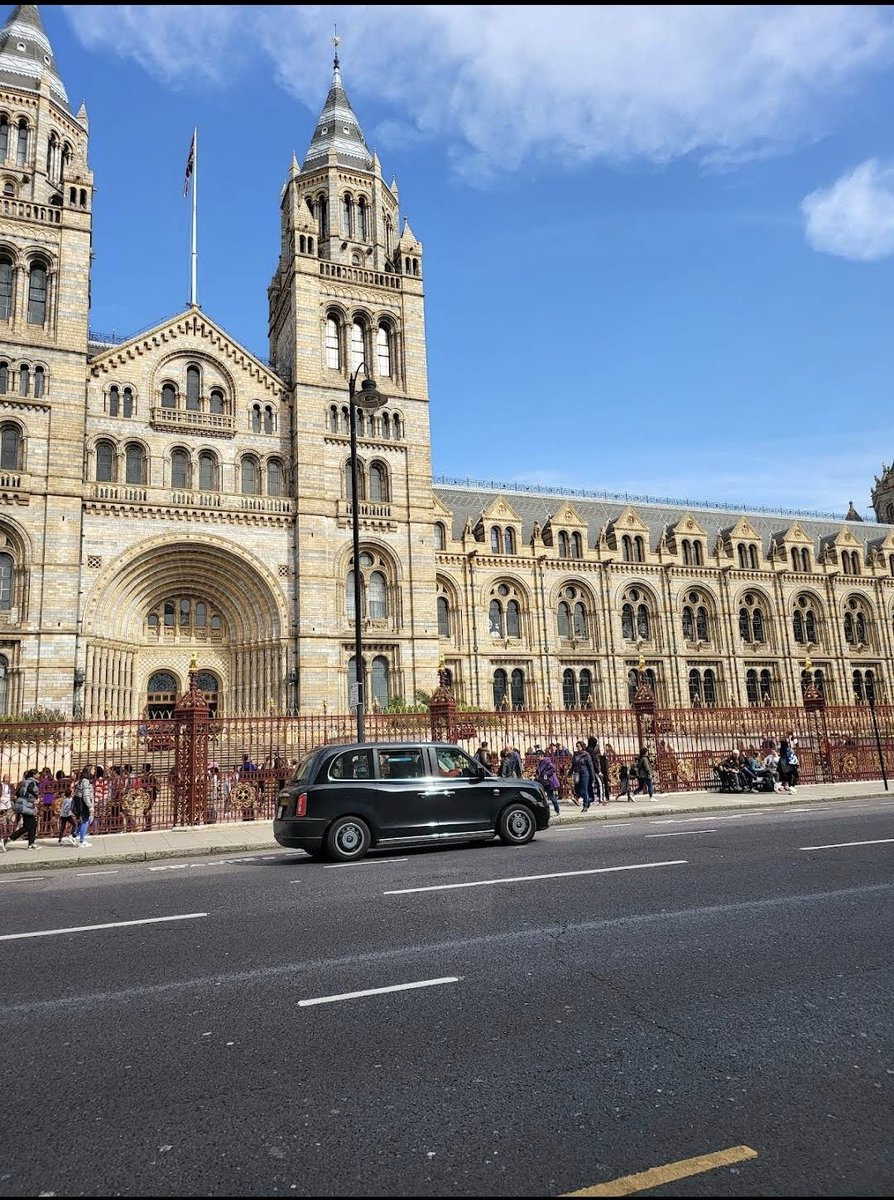 ثريد ..

أشهر الأماكن السياحية في لندن 🇬🇧

فضلها ؛ فقد تحتاجها مستقبلا https://t.co/oSv4VBaoSV